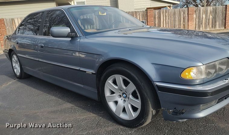 image for item LG9589 2001 BMW 740iL