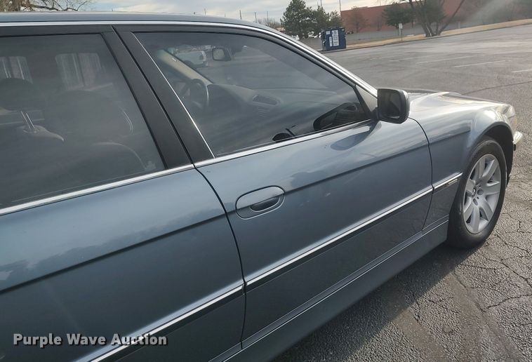 image for item LG9589 2001 BMW 740iL