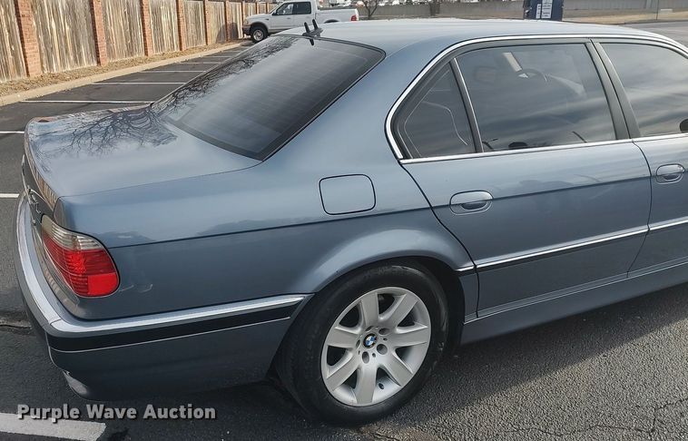 image for item LG9589 2001 BMW 740iL