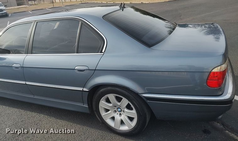 image for item LG9589 2001 BMW 740iL