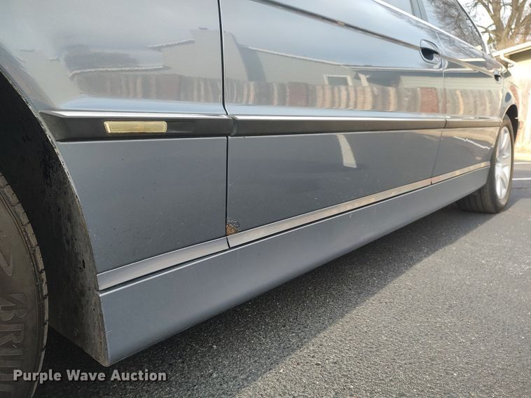 image for item LG9589 2001 BMW 740iL