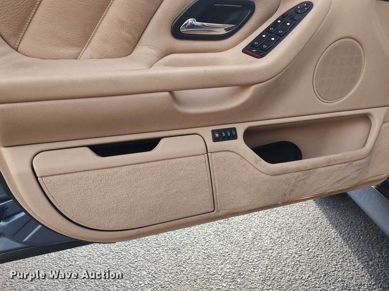 image for item LG9589 2001 BMW 740iL