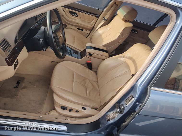 image for item LG9589 2001 BMW 740iL