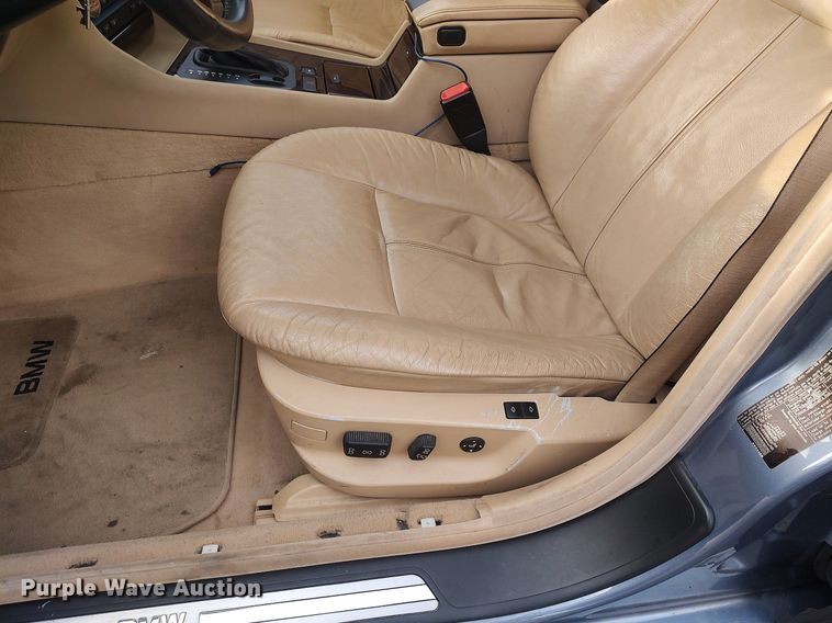 image for item LG9589 2001 BMW 740iL