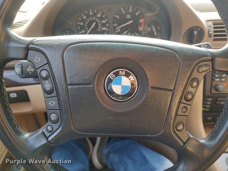 image for item LG9589 2001 BMW 740iL