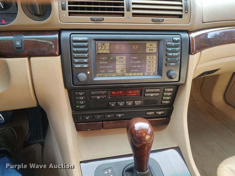 image for item LG9589 2001 BMW 740iL