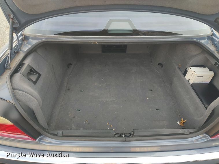 image for item LG9589 2001 BMW 740iL