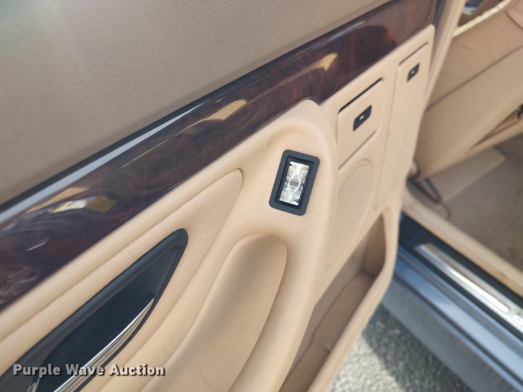 image for item LG9589 2001 BMW 740iL