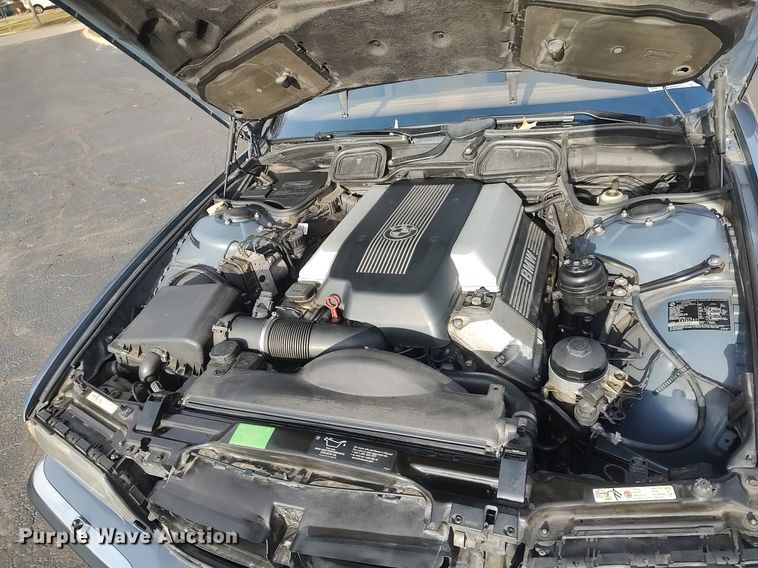 image for item LG9589 2001 BMW 740iL