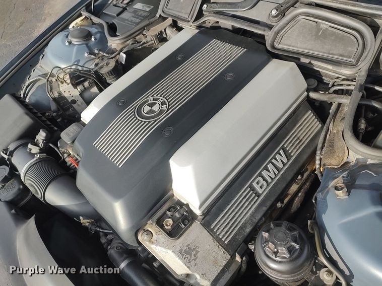 image for item LG9589 2001 BMW 740iL