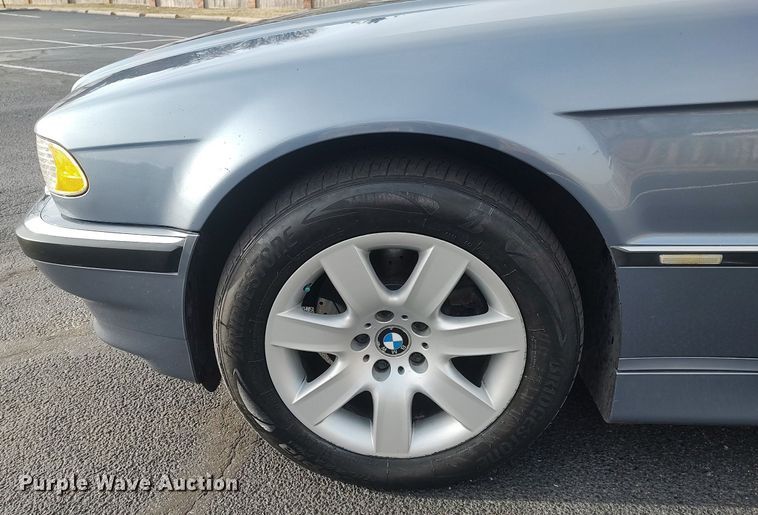 image for item LG9589 2001 BMW 740iL