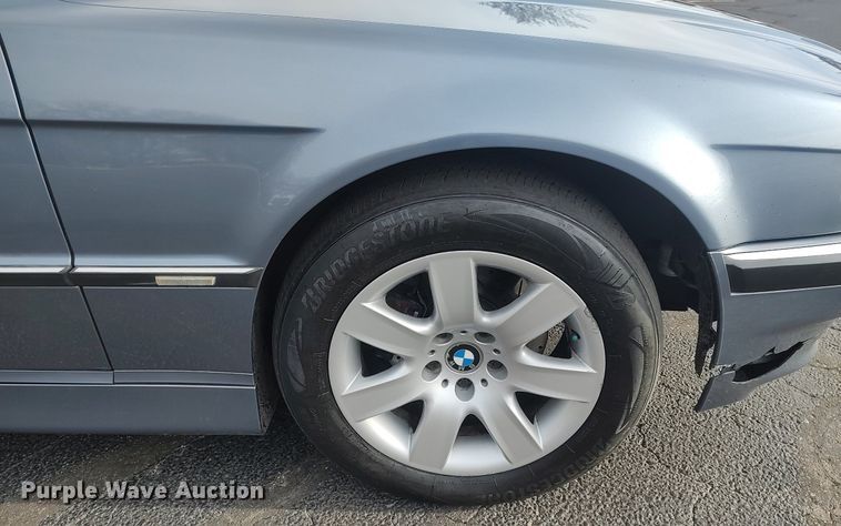 image for item LG9589 2001 BMW 740iL