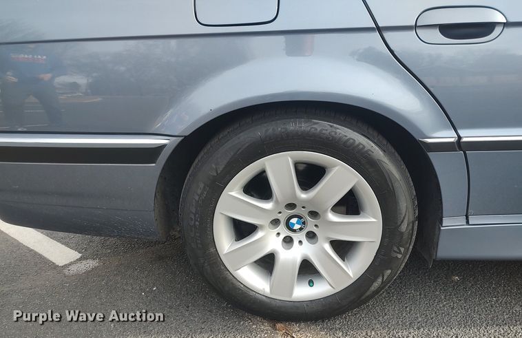 image for item LG9589 2001 BMW 740iL