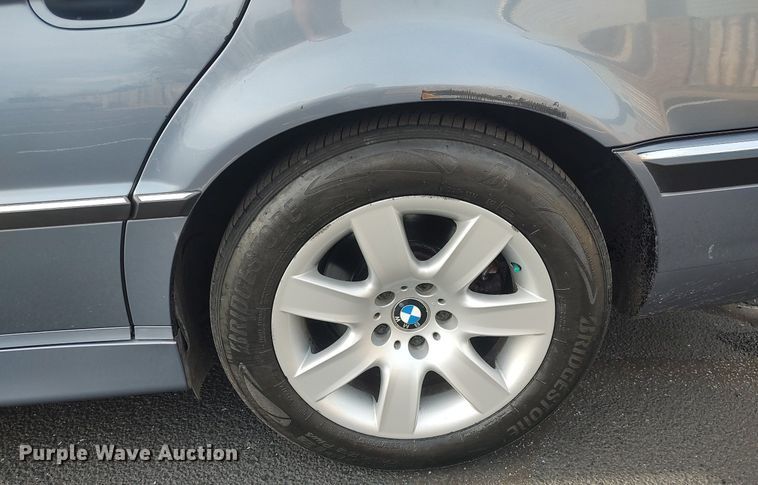 image for item LG9589 2001 BMW 740iL