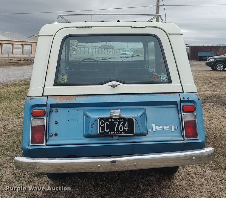 image for item LG9605 1972 Jeep Commando  SUV