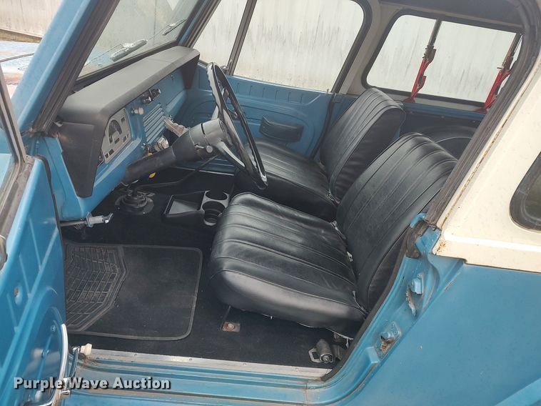 image for item LG9605 1972 Jeep Commando  SUV