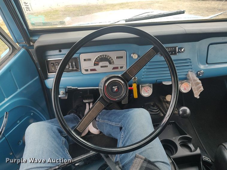 image for item LG9605 1972 Jeep Commando  SUV