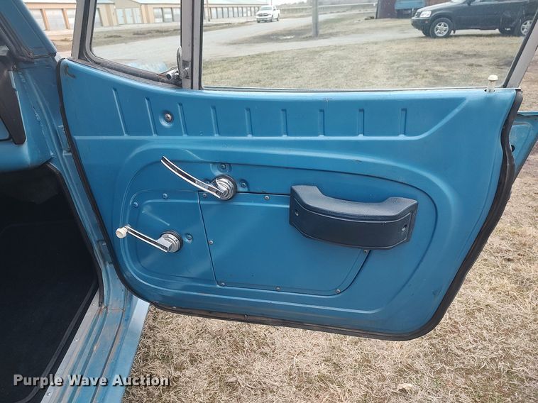 image for item LG9605 1972 Jeep Commando  SUV