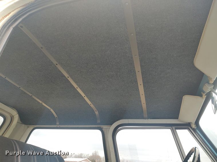 image for item LG9605 1972 Jeep Commando  SUV