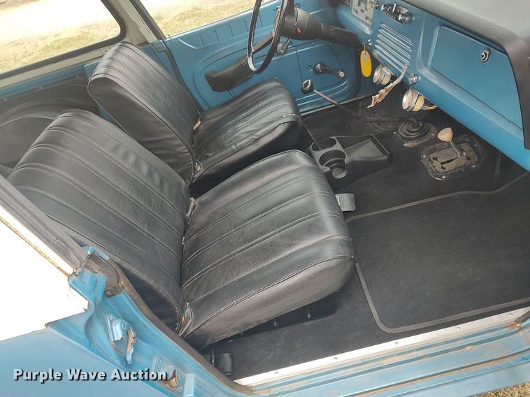 image for item LG9605 1972 Jeep Commando  SUV