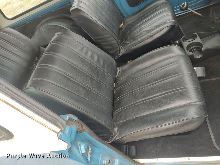 image for item LG9605 1972 Jeep Commando  SUV