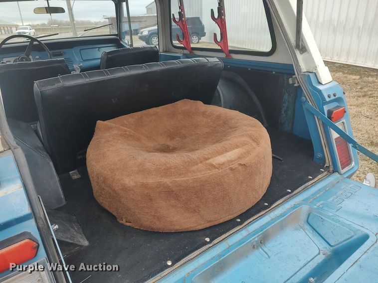 image for item LG9605 1972 Jeep Commando  SUV