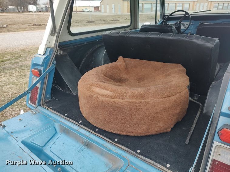 image for item LG9605 1972 Jeep Commando  SUV