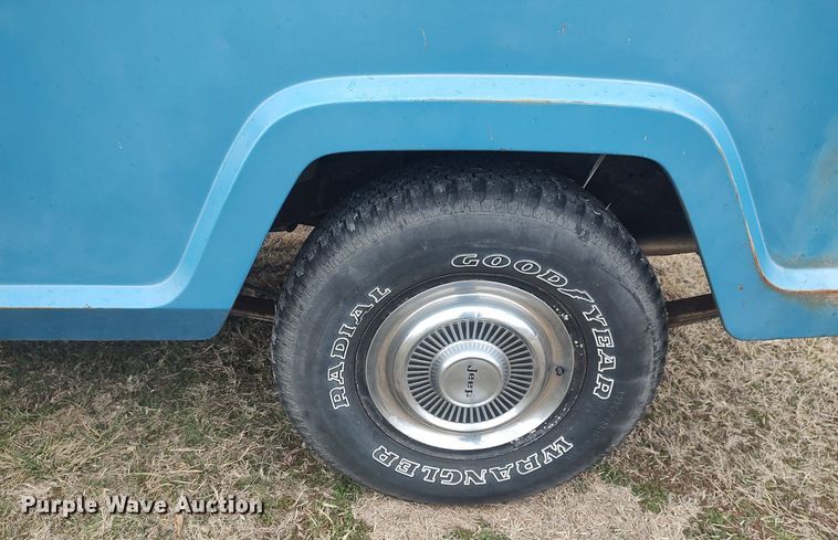 image for item LG9605 1972 Jeep Commando  SUV