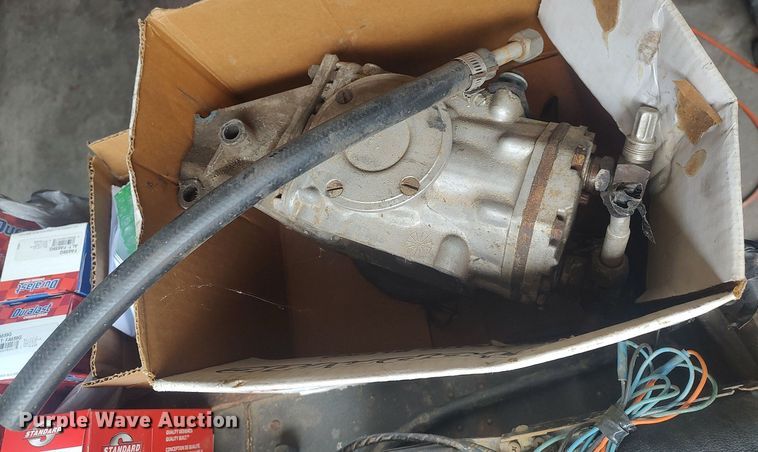 image for item LG9605 1972 Jeep Commando  SUV