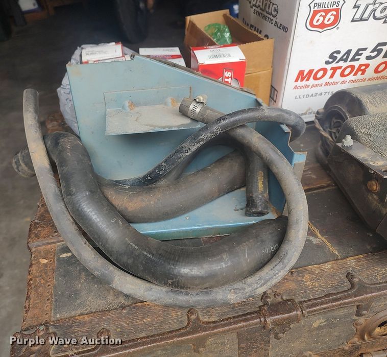 image for item LG9605 1972 Jeep Commando  SUV