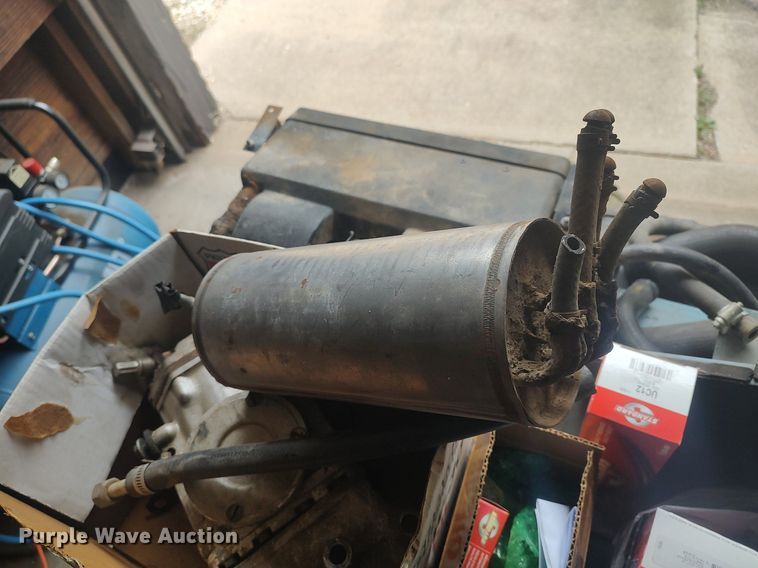 image for item LG9605 1972 Jeep Commando  SUV