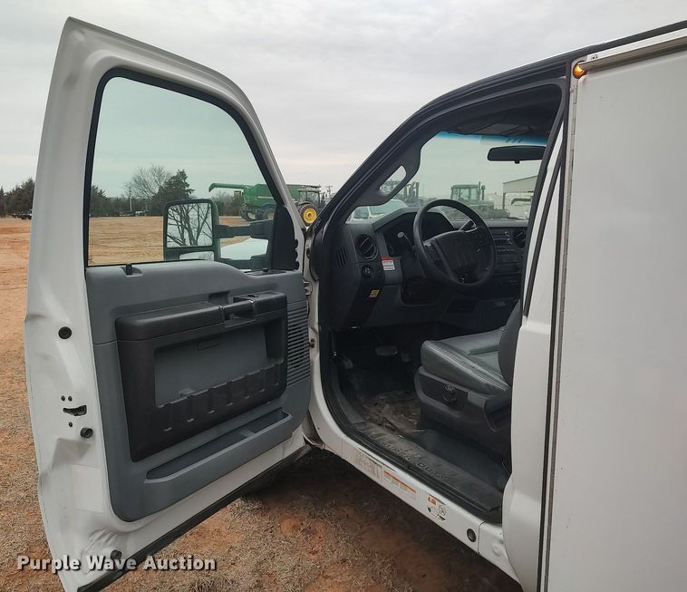 image for item LG9626 2014 Ford F550  utility / service truck