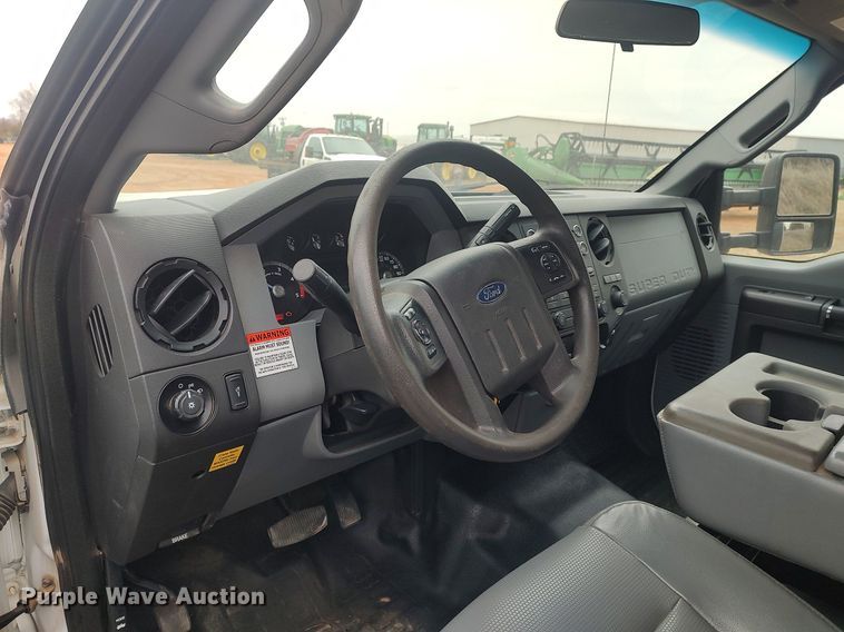 image for item LG9626 2014 Ford F550  utility / service truck