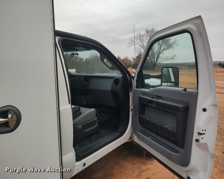 image for item LG9626 2014 Ford F550  utility / service truck