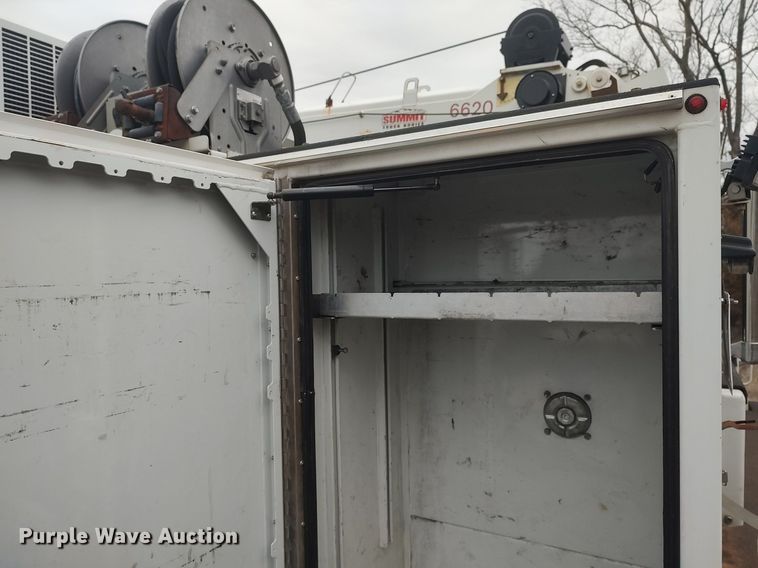 image for item LG9626 2014 Ford F550  utility / service truck