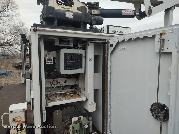 image for item LG9626 2014 Ford F550  utility / service truck