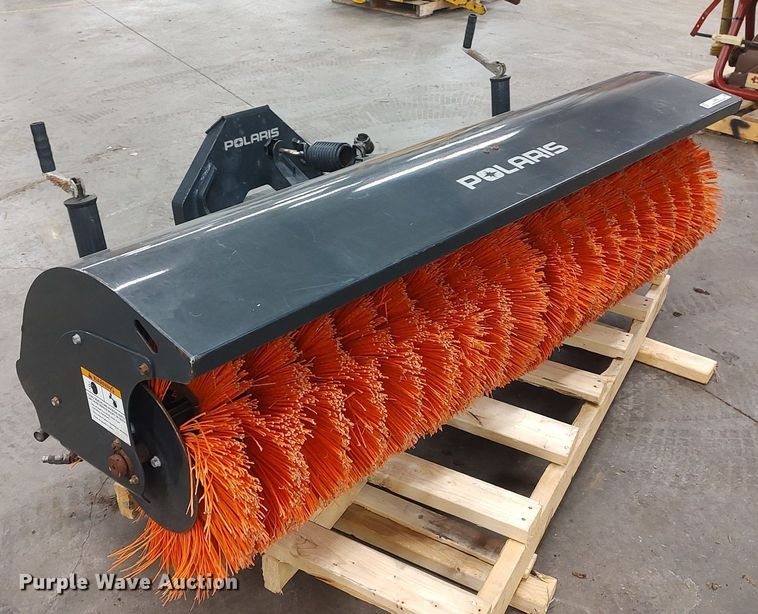 image for item LG9633 2015 Polaris FMAB70  6'W broom