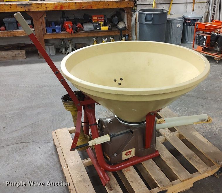 image for item LG9641 Vicon 22109  spreader