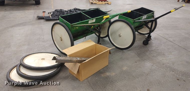 image for item LG9643 (2) Gandy 42 drop spreaders