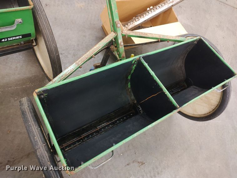 image for item LG9643 (2) Gandy 42 drop spreaders