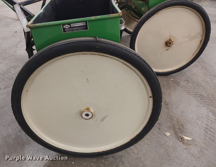 image for item LG9643 (2) Gandy 42 drop spreaders