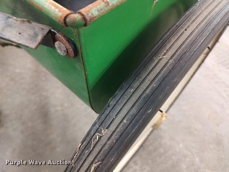 image for item LG9643 (2) Gandy 42 drop spreaders