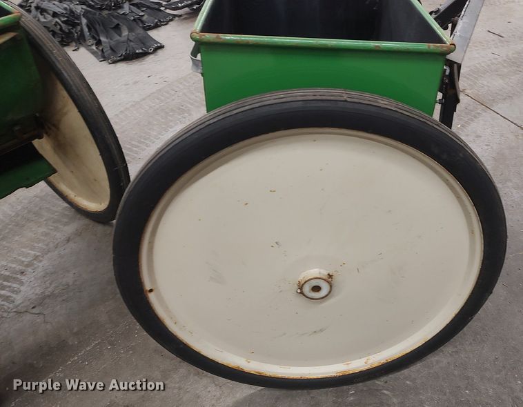 image for item LG9643 (2) Gandy 42 drop spreaders