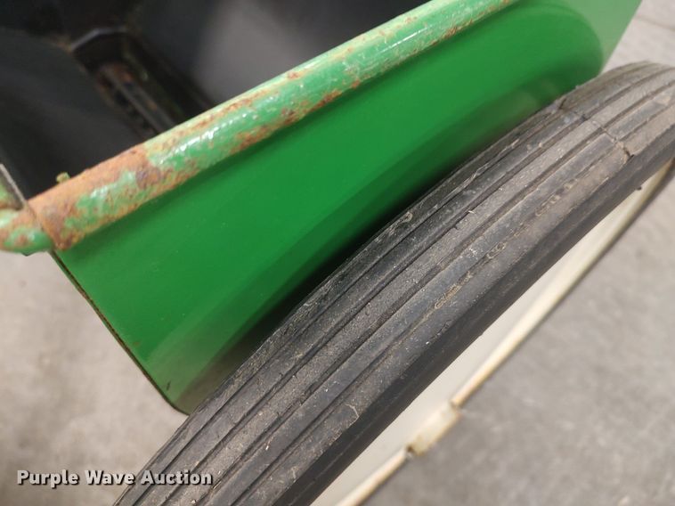 image for item LG9643 (2) Gandy 42 drop spreaders