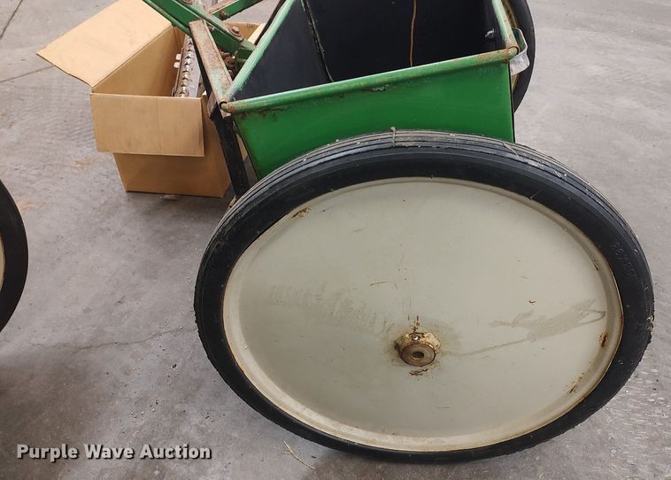 image for item LG9643 (2) Gandy 42 drop spreaders