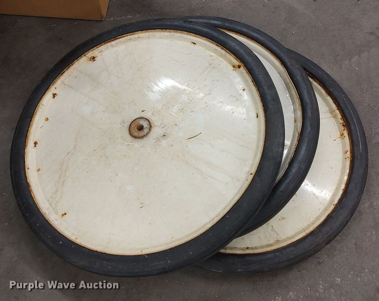 image for item LG9643 (2) Gandy 42 drop spreaders