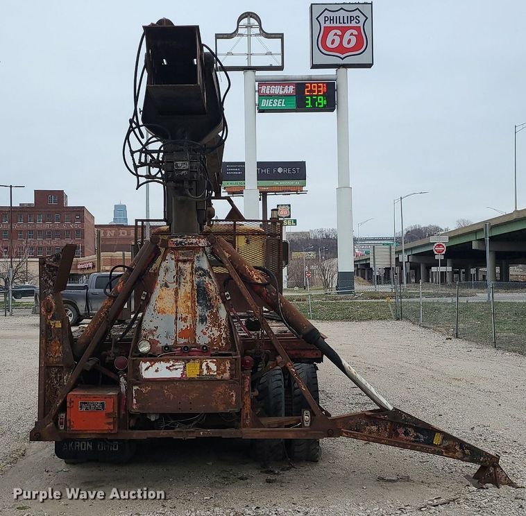 image for item LH9874 1972 Diamond Reo C-11464DB  crane truck