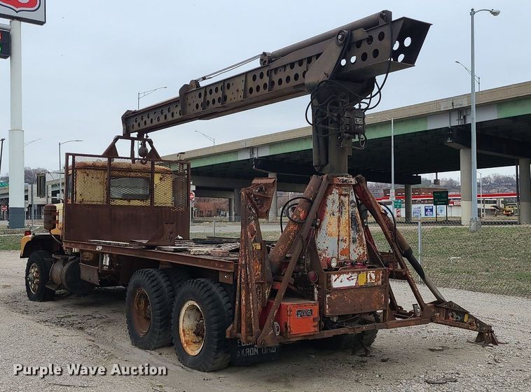 image for item LH9874 1972 Diamond Reo C-11464DB  crane truck