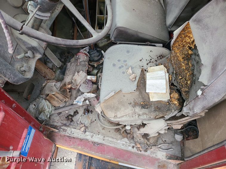 image for item LH9874 1972 Diamond Reo C-11464DB  crane truck