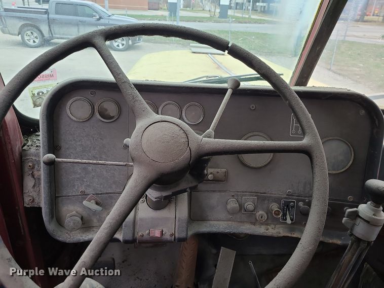 image for item LH9874 1972 Diamond Reo C-11464DB  crane truck